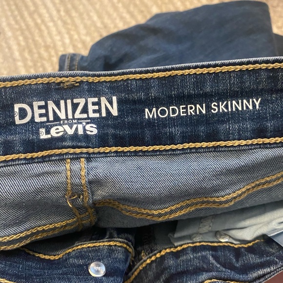 Medium Wash Jeans - Picture 4 of 4